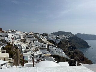 oia village santorini greece