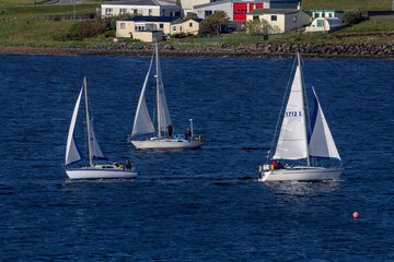Obraz premium Yachts sailing at Brae Regatta