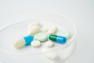 vitamin supplements capsules pill, softgel, fish oil, omega 3, vitamin E