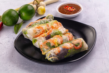 Vietnamese spring roll with prawn