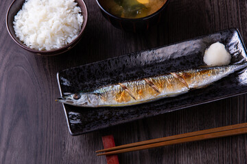 秋刀魚の塩焼き