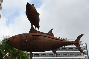 pomnik, ryby, tuńczyk, metal, rdza, miasto, z bliska, zbliżenie, detale, architektura, morski, park, krajobraz, budowa, posąg, rzeźba, zwierzak, sztuka, niebo, połowowych, ilustracja, projekt, charakt © Miroslaw