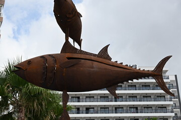 pomnik, ryby, tuńczyk, metal, rdza, miasto, z bliska, zbliżenie, detale, architektura, morski, park, krajobraz, budowa, posąg, rzeźba, zwierzak, sztuka, niebo, połowowych, ilustracja, projekt, charakt © Miroslaw