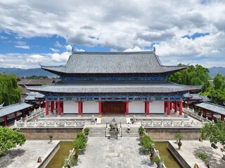 Fototapeta premium The architecture of Mu Mansion in Lijiang city, Yunnan, China