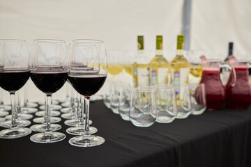 An Elegant and Charming Lineup of Crystal Clear Champagne Flutes Featured at the Event