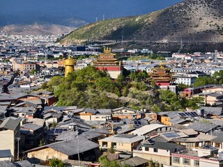 Fototapeta premium Aerial view of Shangri-la ancient town in Shangri-la city, Yunnan, China