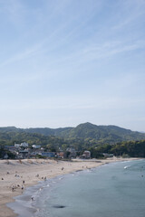 伊豆の海岸の山が美しい風景