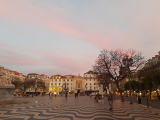 Platz in Lissabon bei Abendrot