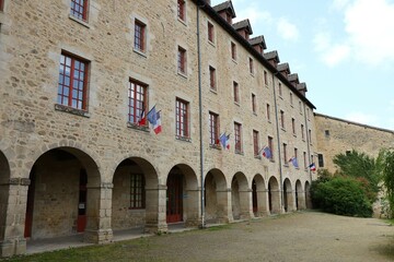 Obraz premium Mairie, vue de l'extérieur, village d'Eymoutiers, département de la Haute Vienne, France