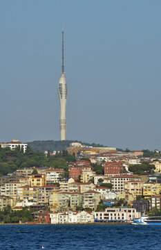 Fernsehturm K&uuml;&ccedil;&uuml;k &Ccedil;amlıca in Istanbul, T&uuml;rkei