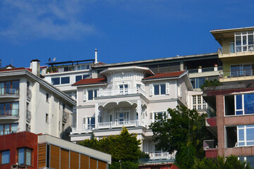 Alte Häuser im Stadtteil Beyoglu von Istanbul in der Türkei