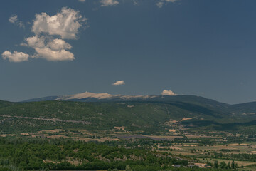 Vue g&eacute;n&eacute;rale sur le Mont Ventoux 