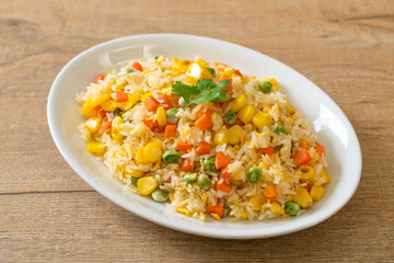 fried rice with mixed vegetable (carrot, green bean peas, corn) and egg