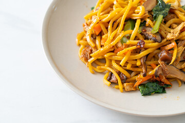 stir-fried yakisoba noodles with vegetable in vegan style