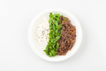 Bulgogi rice bowl is a dish made by marinating and grilling lean meat over a fire and then placing it on top of rice.