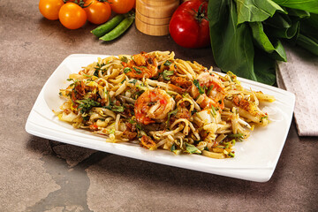 Pad Thai - noodles with prawn