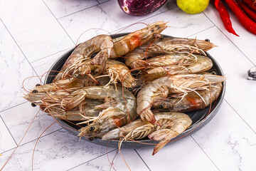 Raw fresh prawns for cooking
