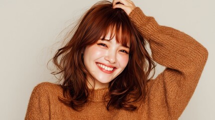 白髪ぼかしで魅せる上品カラー　沖縄県うるま市のVIM hair うるま店が提案する大人女性の新しい美しさ