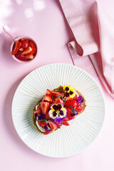 bruschetta with strawberries and cottage cheese