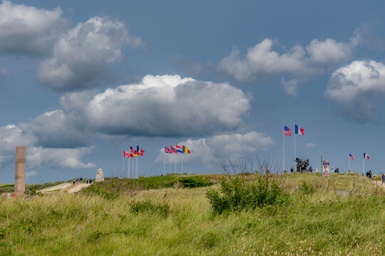 normandie, invasion, war, coast, beach, memorial, canada, flag, juno, canadian, blue, landscape, historical building, past, british, royals, modern, europa, center, marin, tour tourism, sad, troop, se