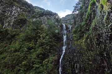 Trek à Madère 2025 - Jour 10 (randonnée dans les Levadas et sur le site de Rabaçal, cascade de Risco, lacs do Vento et de Dona Beija)