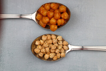 
Cooked and raw chickpeas or nohut in spoons