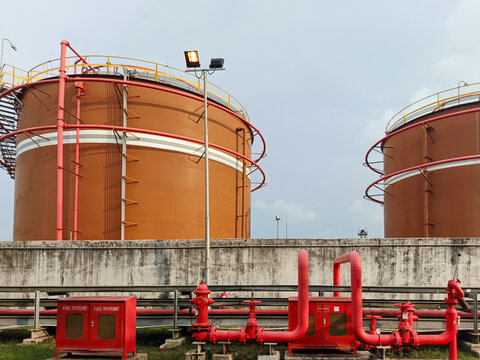 Large Industrial HSD fuel solar Storage Tanks and Piping