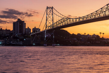 parte da ponte Hercílio Luz e o pôr do sol em Florianópolis Santa Catarina Brasil   Florianopolis
