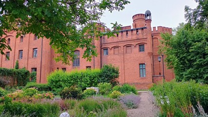 Zamek w Rzucewie, hotel