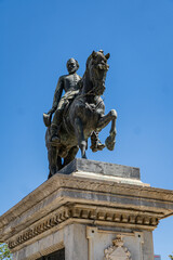 Obraz premium Barcelona, Spain-April 21, 2025. The monument to General Prim in Parc de la Ciutadella, Barcelona, Catalonia, Spain.