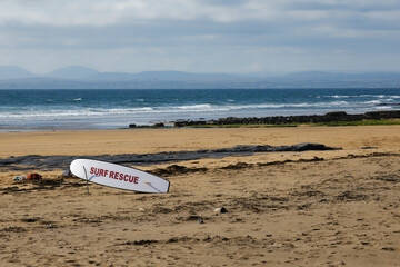 lifeguard stand on the beach