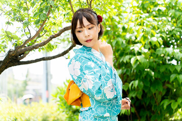 浴衣の日本人女性