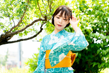 浴衣の日本人女性