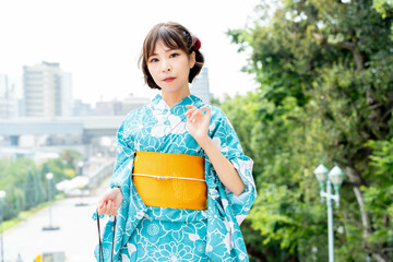 浴衣の日本人女性