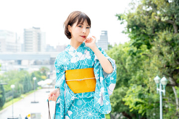 浴衣の日本人女性