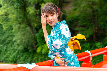 浴衣の日本人女性