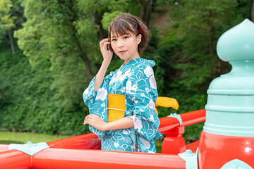 浴衣の日本人女性