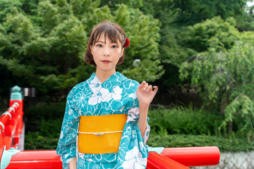浴衣の日本人女性