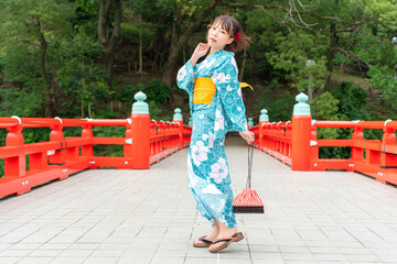 浴衣の日本人女性