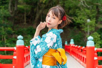 浴衣の日本人女性