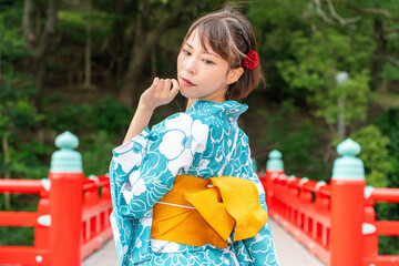 浴衣の日本人女性