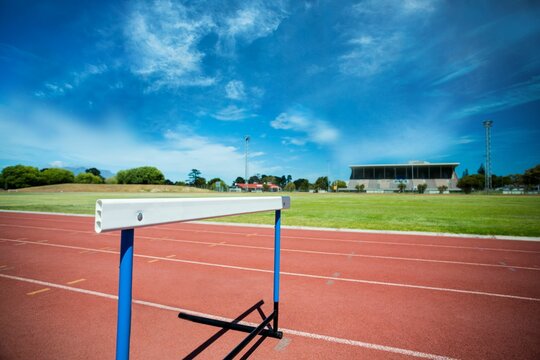 Fototapeta Facing view of run tracks