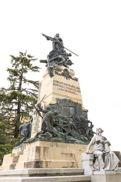Monument to Daoiz and Velarde at The Victoria Eugenia Queen garden