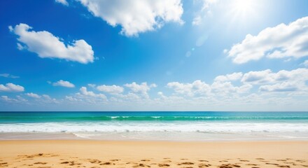 Obraz premium Bright sunny beach with turquoise ocean waves and sandy shore