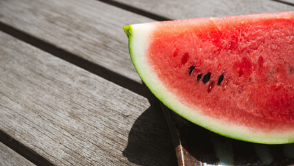 縁側に置かれたスイカ / 夏の風物詩