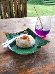 Sticky rice with butterfly pea tea