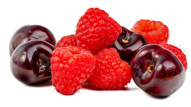 The High-resolution fruit photo of cherries, raspberries and blueberries taken with split-focus technique.