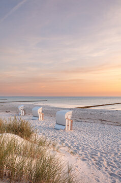 Sonnenuntergang am Strand - Hochformat