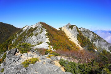 南アルプス　鳳凰三山　紅葉の地蔵岳