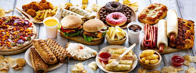 Foods enhancing the risk of cancer. Junk food
